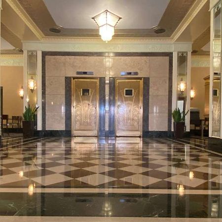 Ambassador Hotel Milwaukee Interior photo